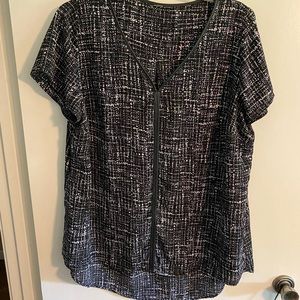 Lane Bryant Black & White Blouse with faux leather trim - size 18/20